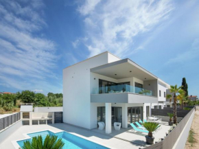 Luxury apartment with Jacuzzi and sea view